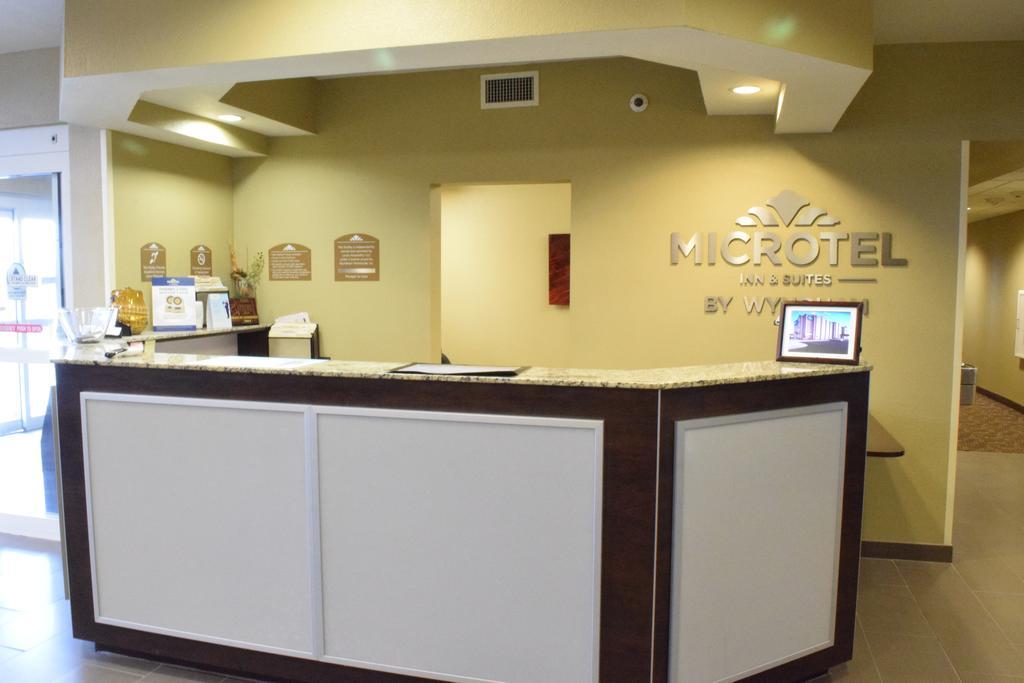 Microtel Inn And Suites Pecos Buitenkant foto