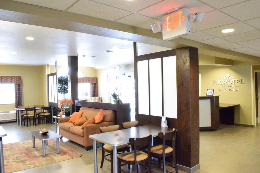Microtel Inn And Suites Pecos Buitenkant foto